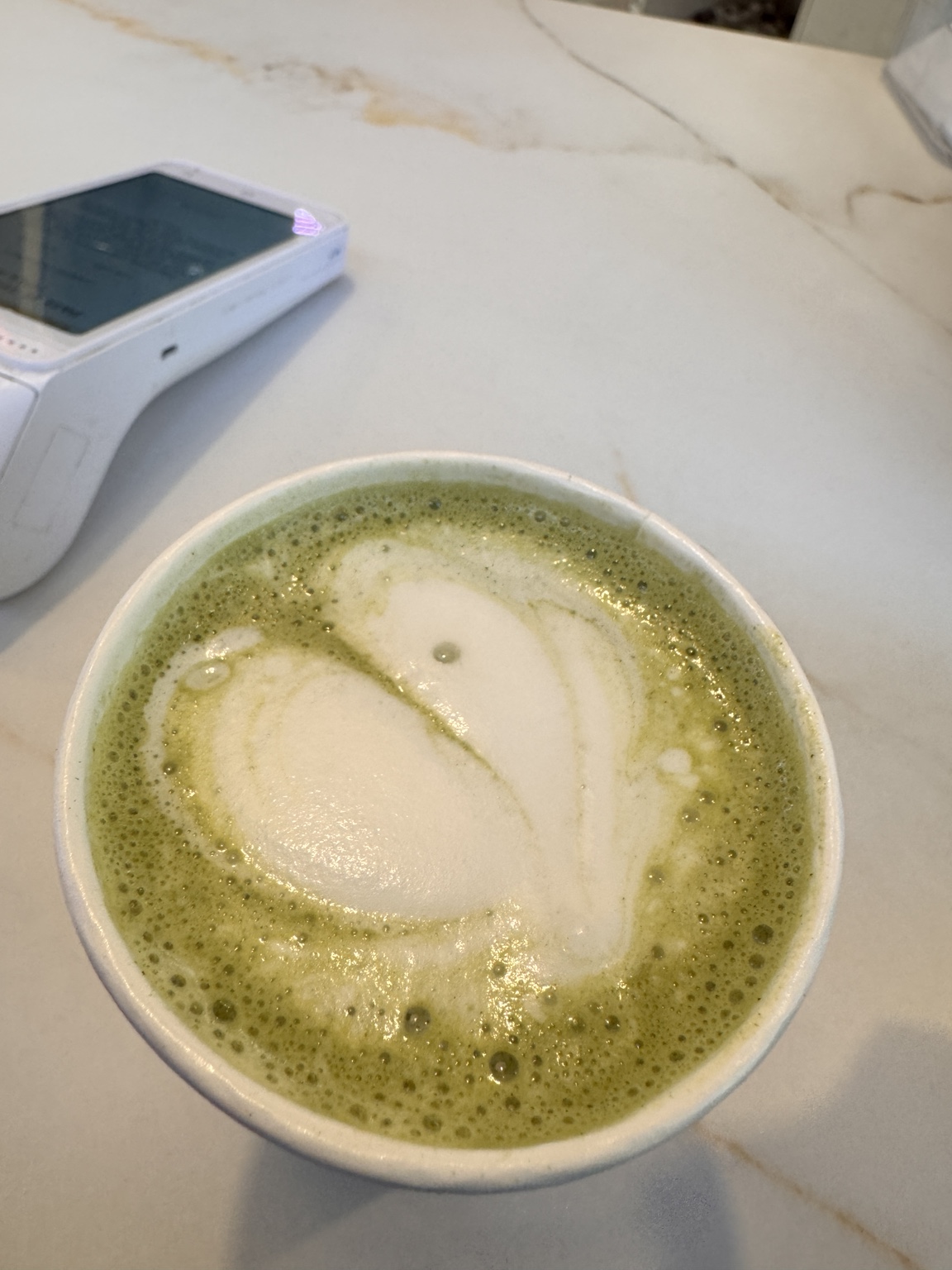 旅途中休息時的一杯抹茶